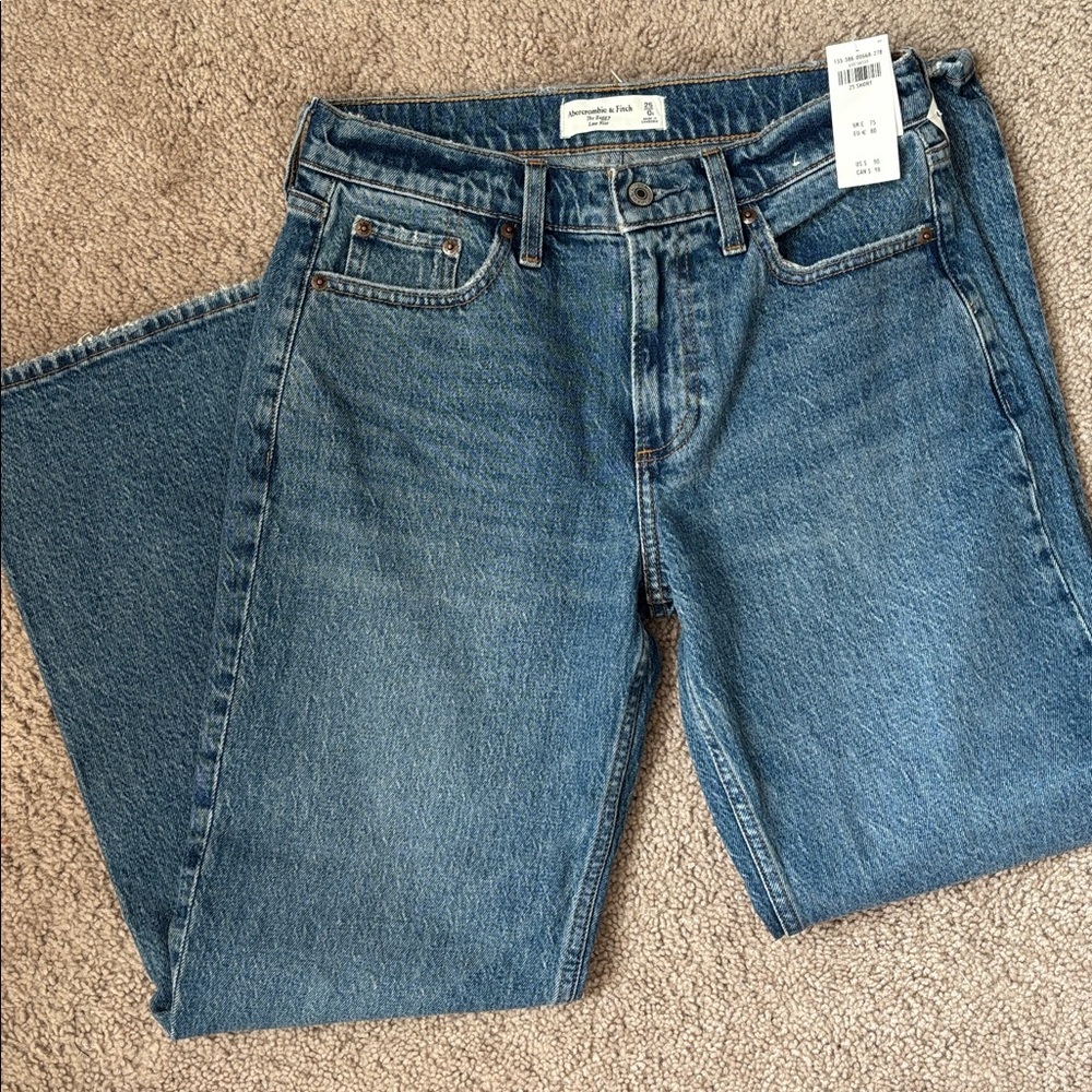 Abercrombie Low Rise Baggy Jeans NWT - Picture 3 of 3
